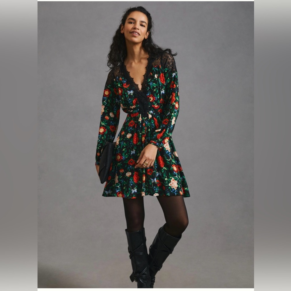 Anthropologie Lacy V-Neck Mini Dress in Black Floral Motif Women’s Size 4